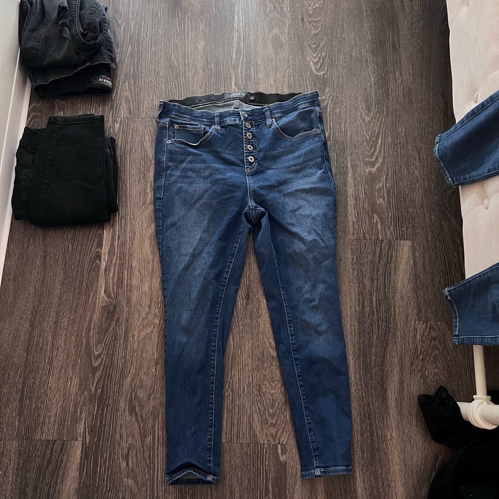 Torrid Blue Jeans Sky High Skinny 14 Button Up